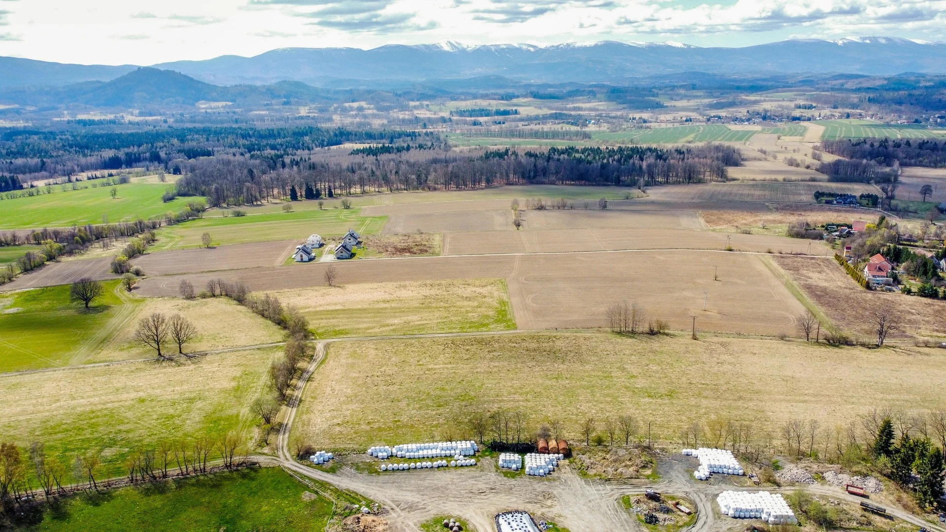 Działka jako inwestycja z możliwością podziału