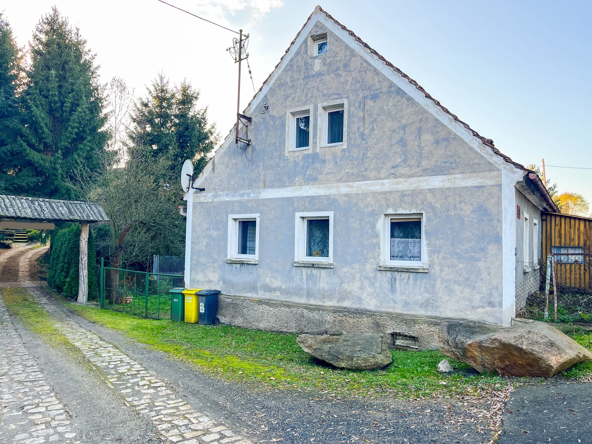 Dom do remontu w Wojcieszycach