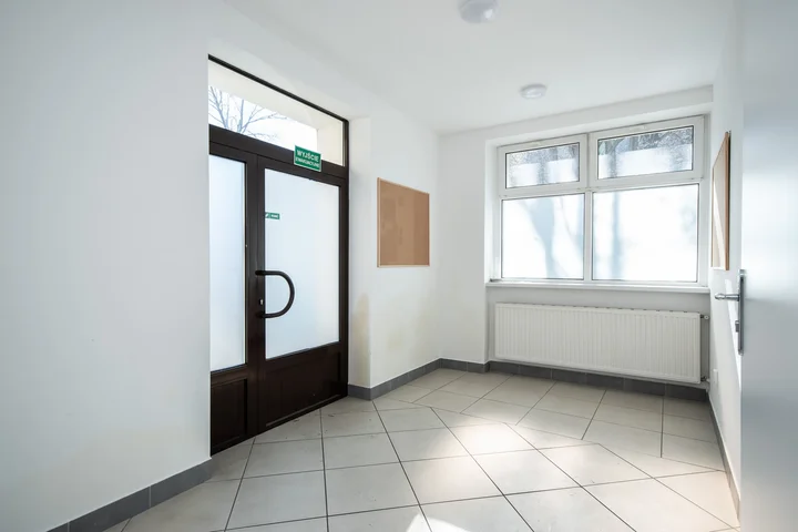 Lokal usługowy w centrum Piechowic – ROI 10%